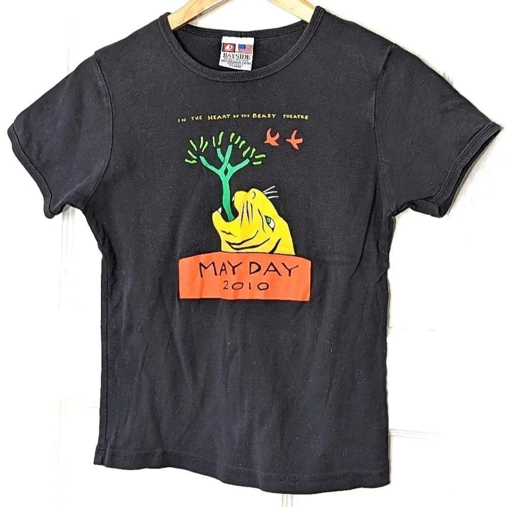 In The Heart Of The Beast May Day Parade Graphic T-shirt size XL